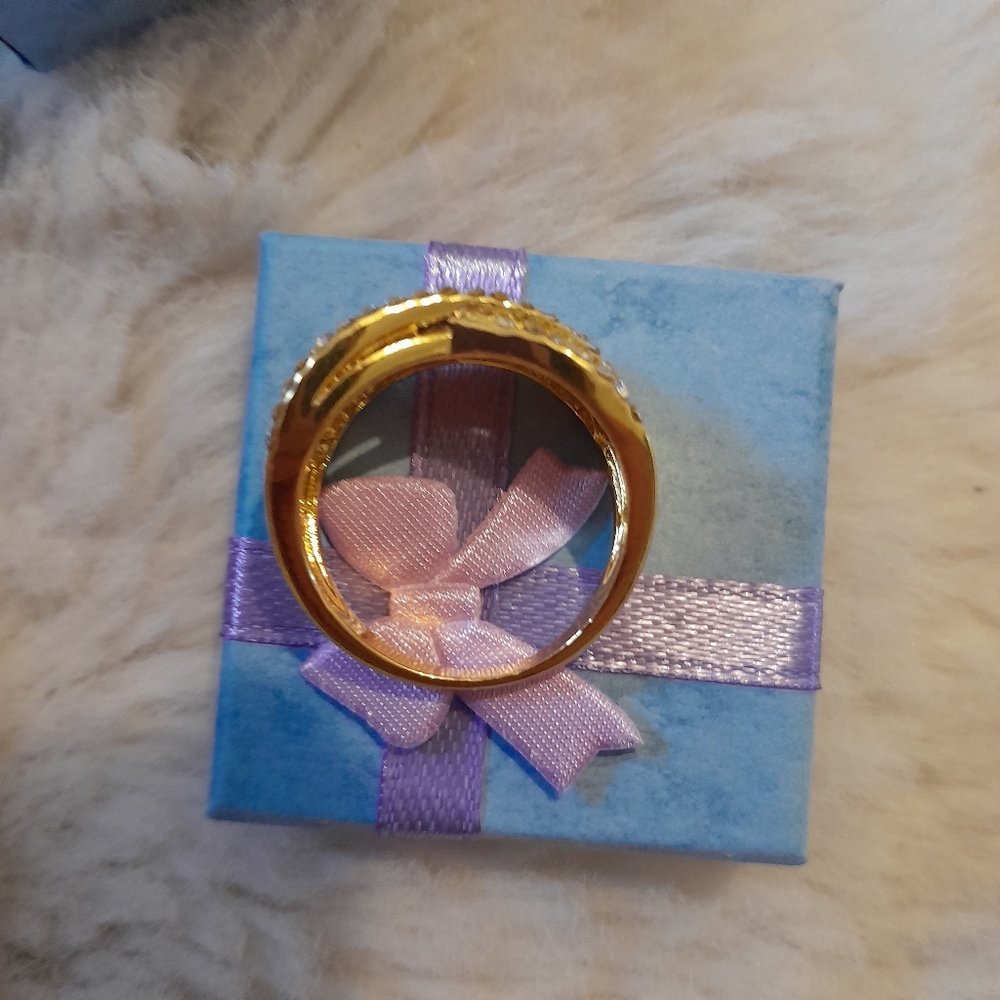 Gold Rhinostone Ring NWOT - Picture 3 of 4